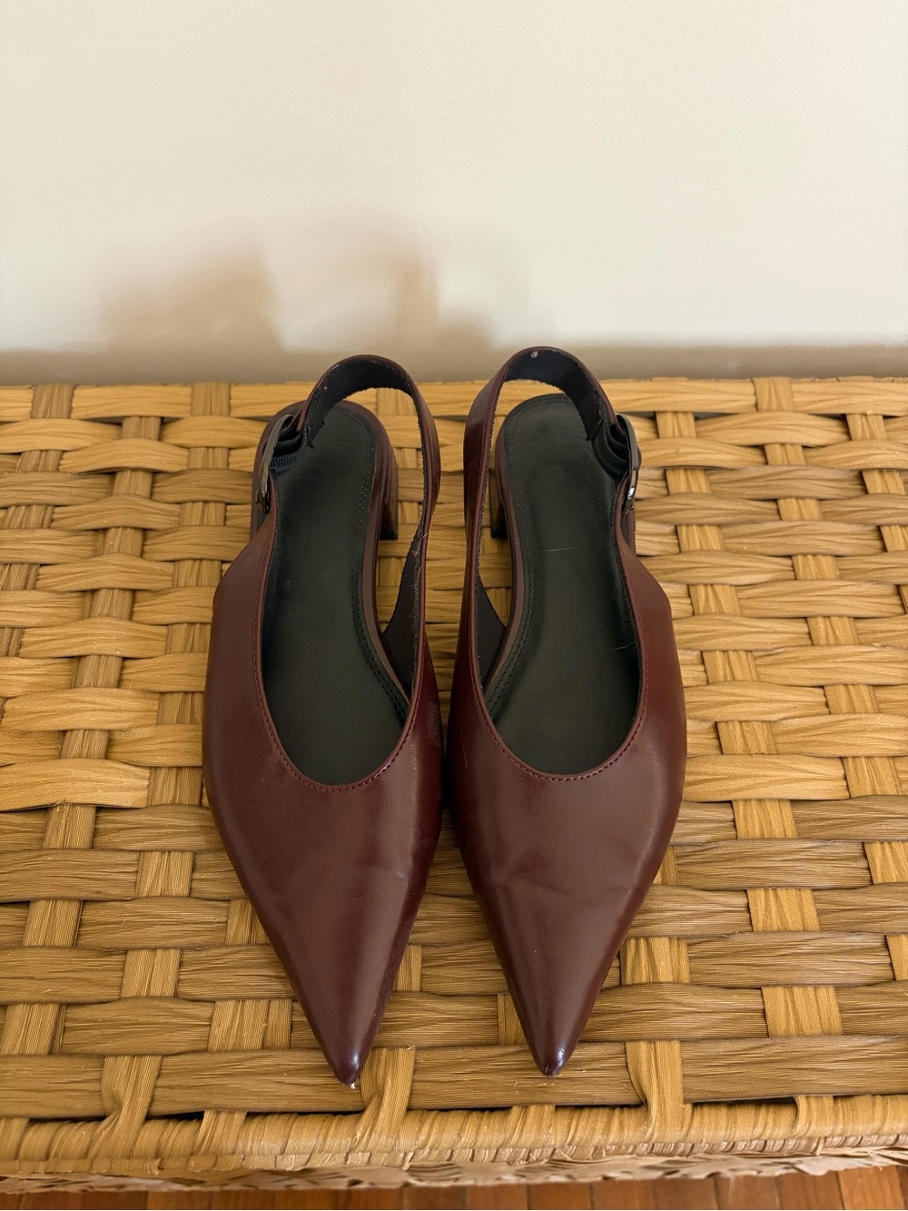 Pointed Toe Slingback Flats in Burgundy - Picture 3 of 4